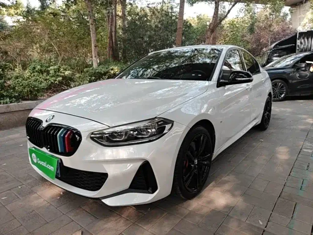 Фотография автомобиля — BMW 1 Series