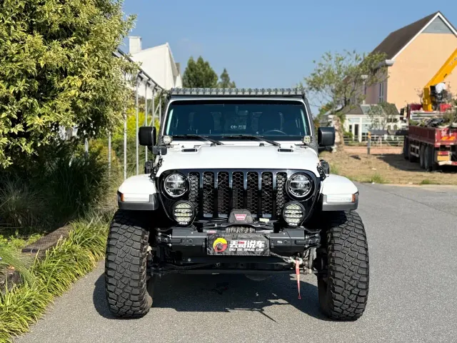 Jeep Gladiator 2023 3.6L Overland — Фото автомобиля 4