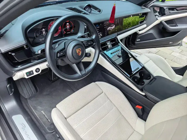 Porsche Panamera — Фото автомобиля 21