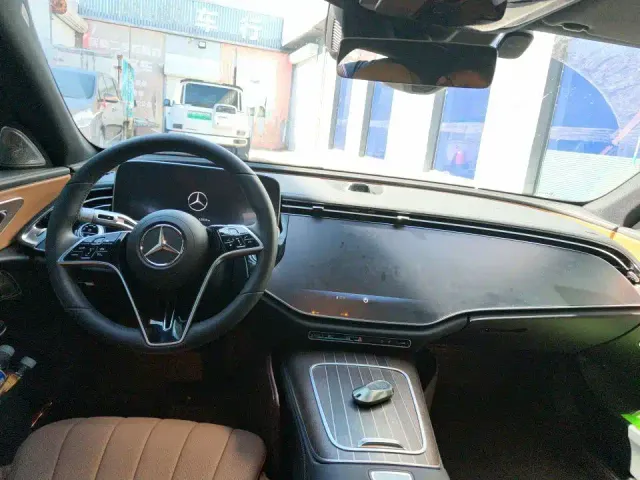 Mercedes-Benz E-Class — Фото автомобиля 7