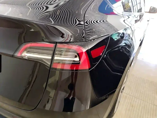 Tesla Model Y — Фото автомобиля 7