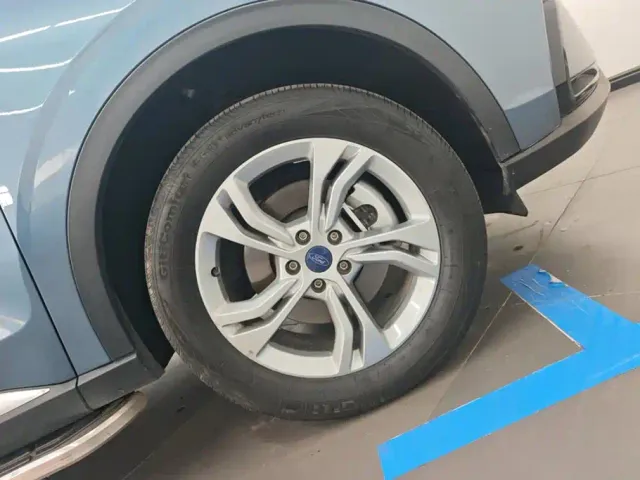 Ford Lingrui — Фото автомобиля 6
