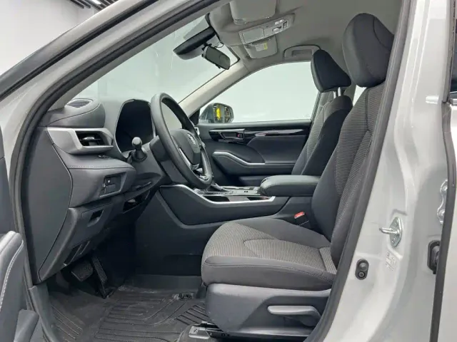 Toyota Highlander — Фото автомобиля 16