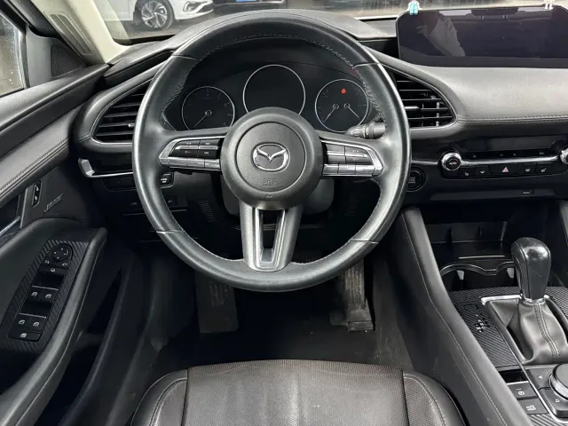 Mazda Axela — Фото автомобиля 6
