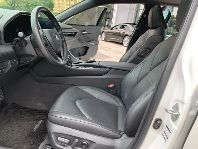 Toyota Avalon — Фото автомобиля 10
