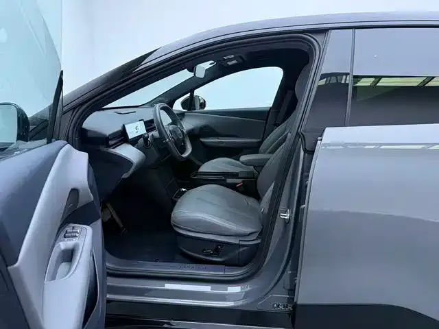 Lynk & Co Z20 — Фото автомобиля 12