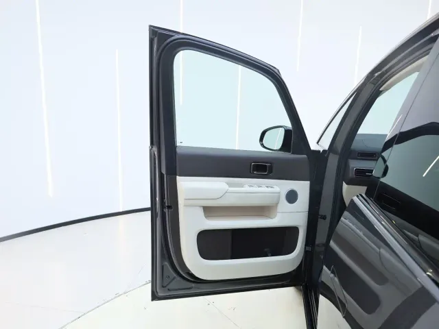 Li Auto MEGA — Фото автомобиля 7