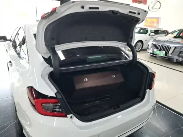 Honda Accord — Фото автомобиля 18