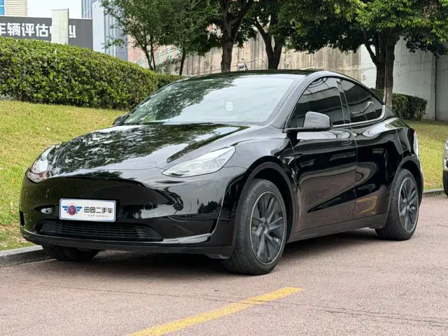 Фотография автомобиля — Tesla Model Y