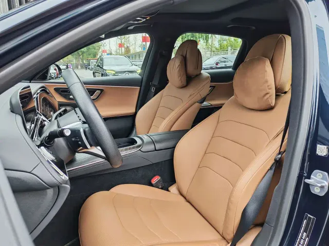 Mercedes-Benz E-Class — Фото автомобиля 6