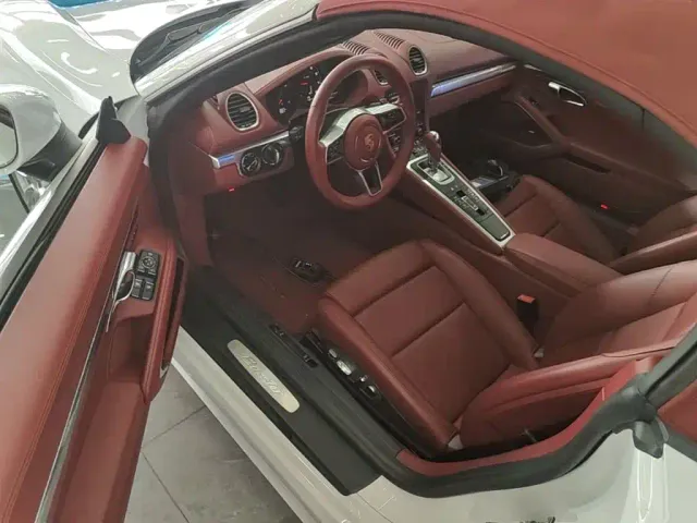 Porsche 718 — Фото автомобиля 15