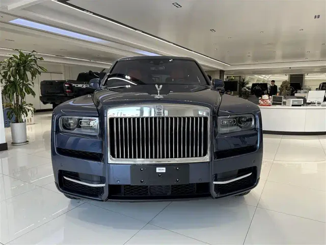 Rolls-Royce Cullinan — Фото автомобиля 2