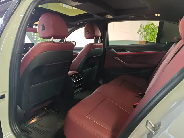 BMW 5 Series — Фото автомобиля 6