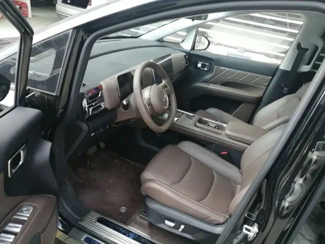 Wuling Starlight 730 — Фото автомобиля 15