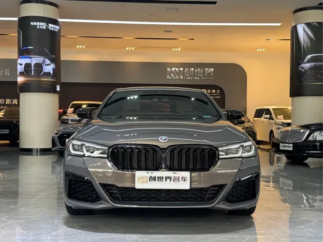 BMW 5 Series — Фото автомобиля 2
