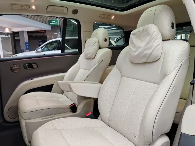 Li Auto i8 — Фото автомобиля 14