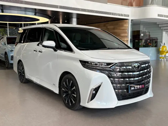 Toyota Alphard — Фото автомобиля 2