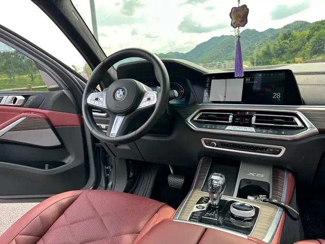 BMW X5 — Фото автомобиля 14