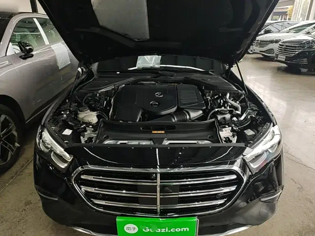 Mercedes-Benz E-Class — Фото автомобиля 19