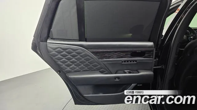 Genesis G90 Бензин 3.5 турбо AWD — Фото автомобиля 18