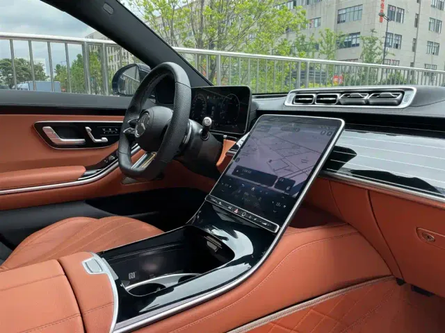 Mercedes-Benz S-Class — Фото автомобиля 22