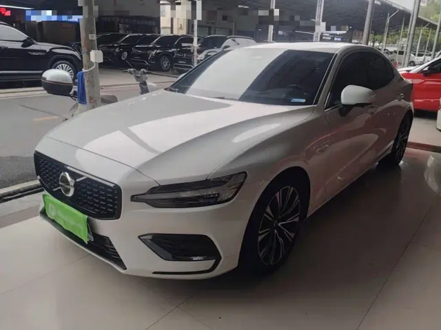 Фотография автомобиля — Volvo S60