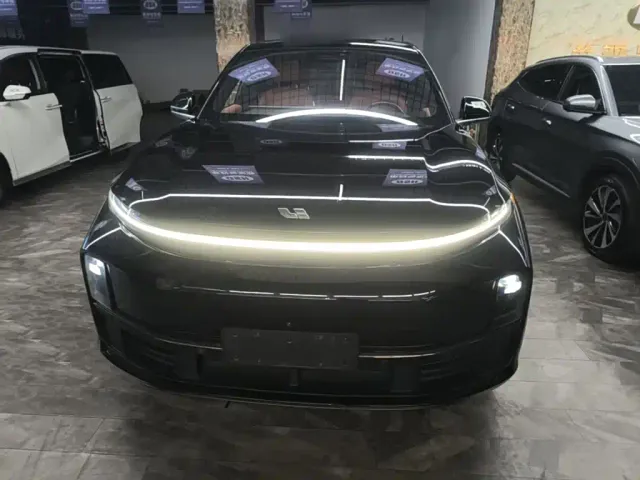 Li Auto L7 — Фото автомобиля 2