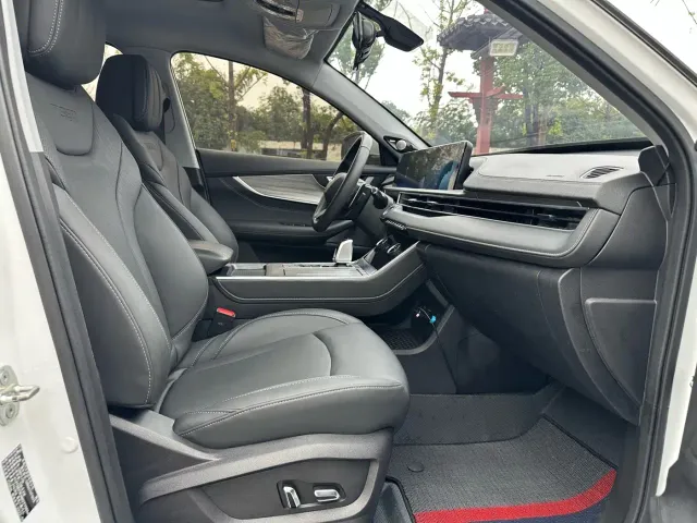 Chery Tiggo 8 — Фото автомобиля 10