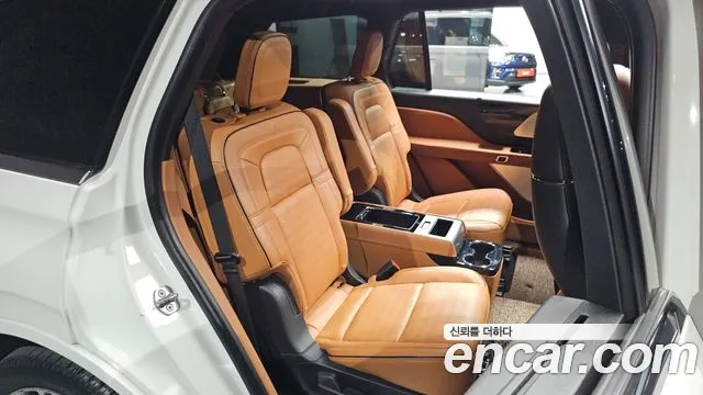 Lincoln Aviator 2nd Gen — Фото автомобиля 11