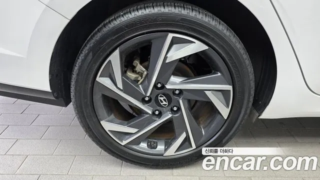 Hyundai AVANTE Новый Avante (CN7) — Фото автомобиля 4