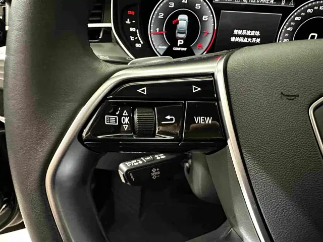 Audi A8 — Фото автомобиля 10