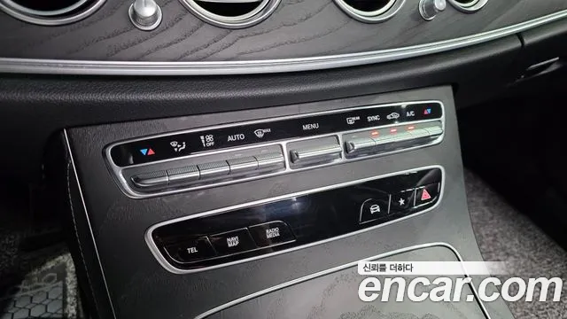 Mercedes-Benz E-Class — Фото автомобиля 26