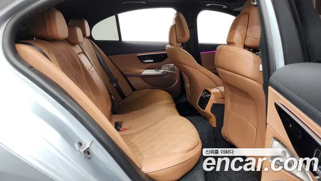 Mercedes-Benz E-Class — Фото автомобиля 11