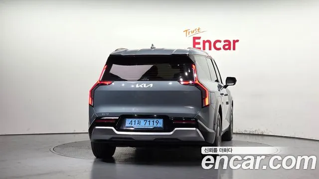 Kia EV9 — Фото автомобиля 4