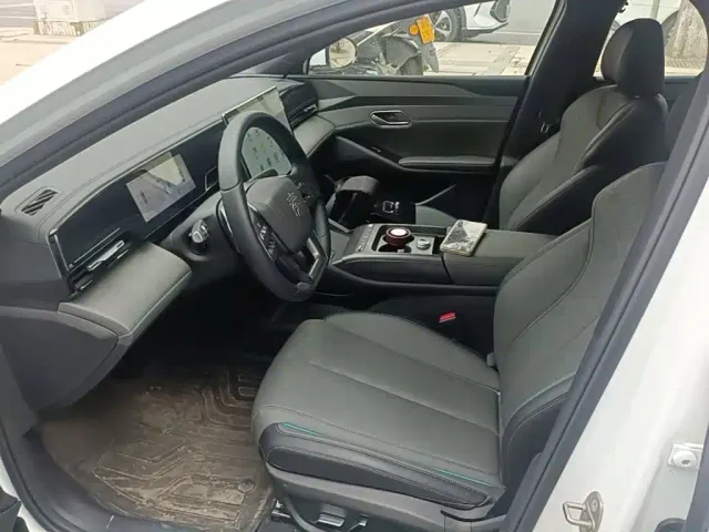 BYD Qin L — Фото автомобиля 14