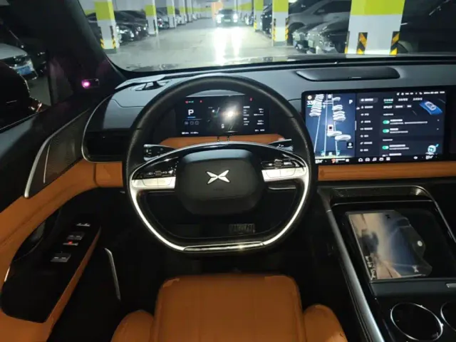 Xpeng G9 — Фото автомобиля 10