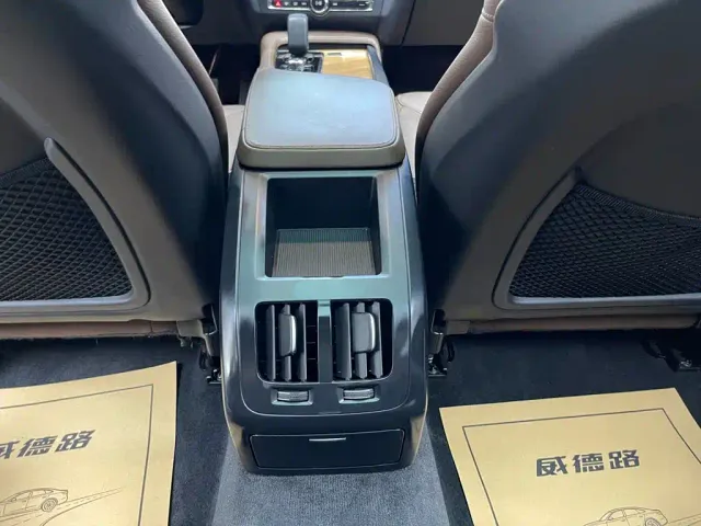 Volvo S90 — Фото автомобиля 19