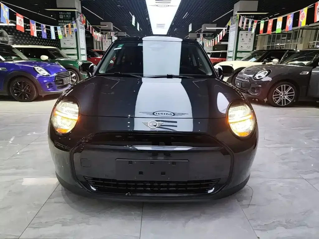 MINI Electric MINI COOPER 2025 Model 456km COOPER E Classic — Фото автомобиля 2