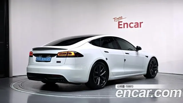 Tesla Model S — Фото автомобиля 2