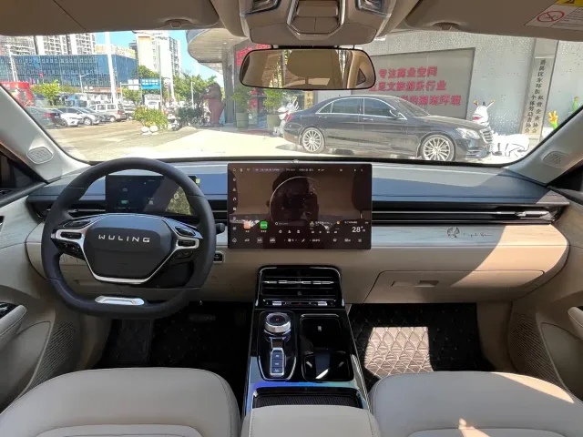 Wuling Starlight — Фото автомобиля 8