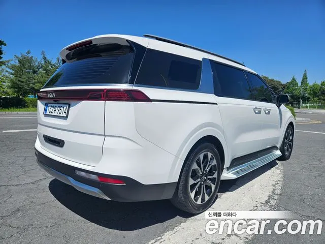 Kia Canival — Фото автомобиля 8