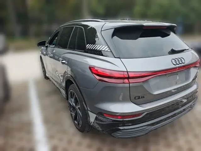 Audi Q5 e-tron — Фото автомобиля 6