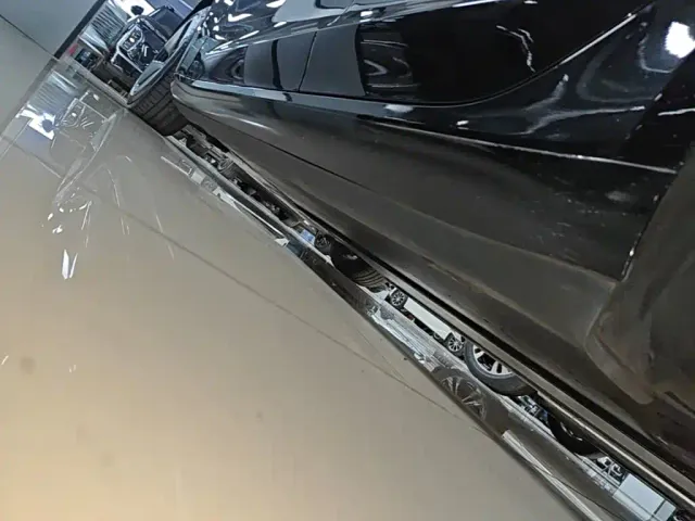 Tesla Model 3 — Фото автомобиля 21