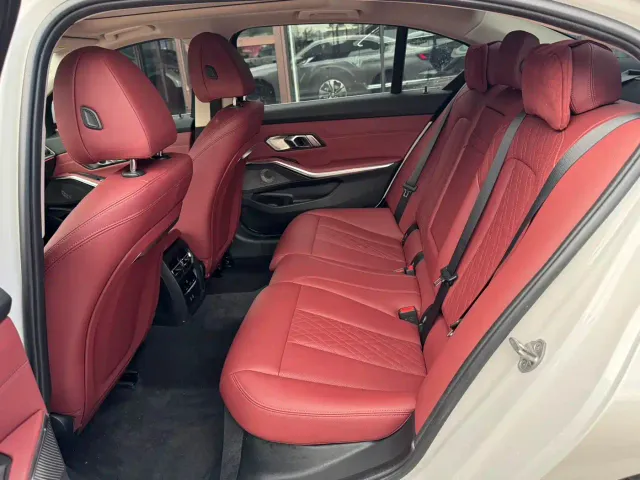 BMW 3 Series — Фото автомобиля 9