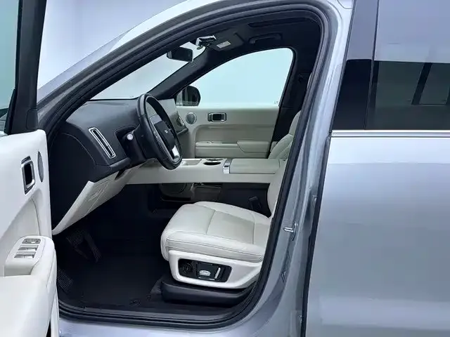 Li Auto L9 — Фото автомобиля 4