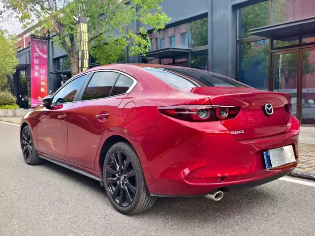 Mazda Axela — Фото автомобиля 9