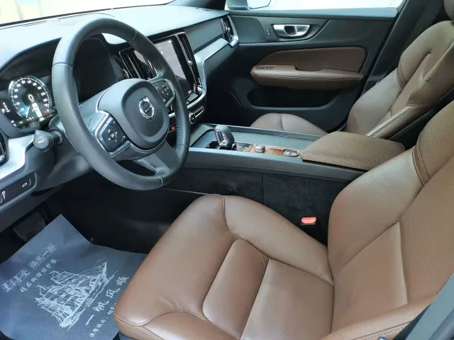 Volvo Volvo S60 2022 B4 Smart Comfort Luxury Edition — Фото автомобиля 15