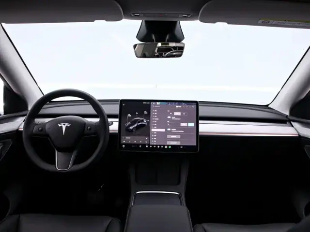 Tesla Model Y — Фото автомобиля 5