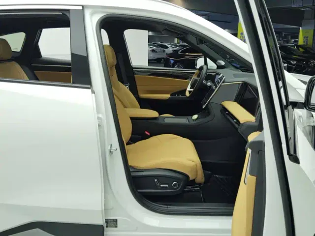 Geely Galaxy L7 — Фото автомобиля 8
