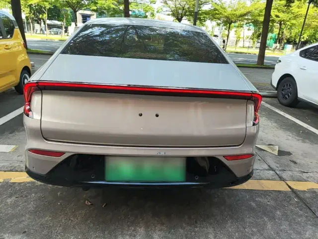 Wuling Starlight — Фото автомобиля 5